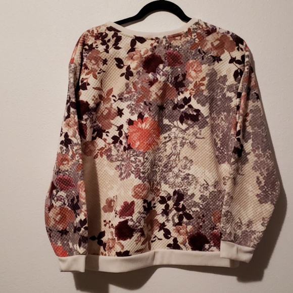 Sweater - Picture 2 of 3